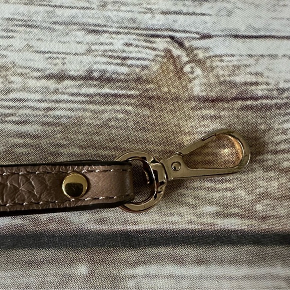 Michael Kors Wristlet Strap Gold Metal Hardware Taupe Beige Leather - Picture 4 of 6